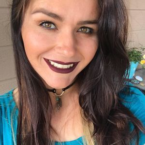 Meet your Posher, Cassandra